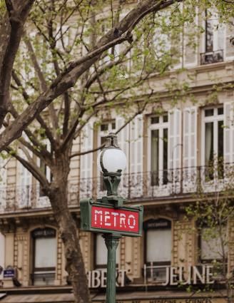 Art and Culture at Hôtel Dame des Arts: Dive into the Latin Quarter