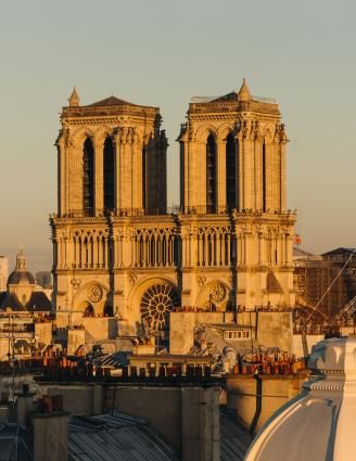 Discover the Charm of Hôtel Dame des Arts: Your Ideal Hotel Near Notre Dame