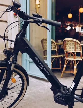 An Ideal Hotel to Explore Paris by Bike: Dame des Arts and its Soft Mobility Spirit