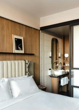 Hotel Dame des Arts - Nouveau Monogramme